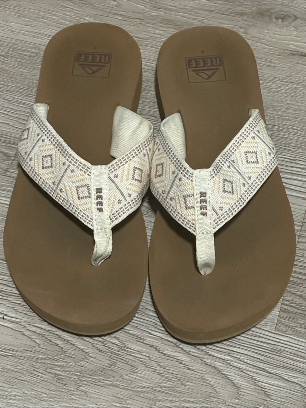 Reef Women's Tan Footbed White Embroidered Strap Sandals